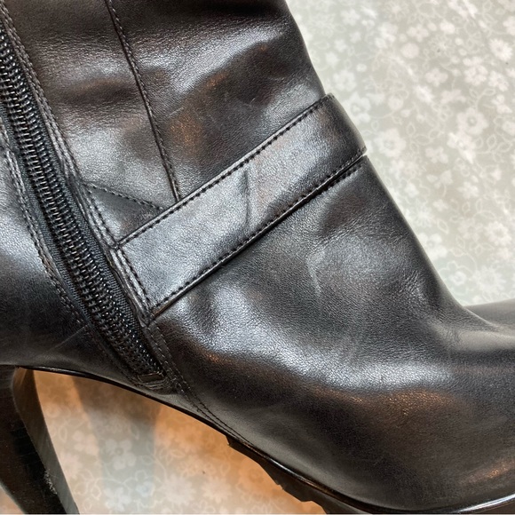 Guess Boots - Picture 14 of 16